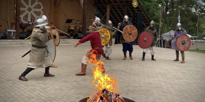 Seno bruņinieku cīņu paraugdemonstrējumi